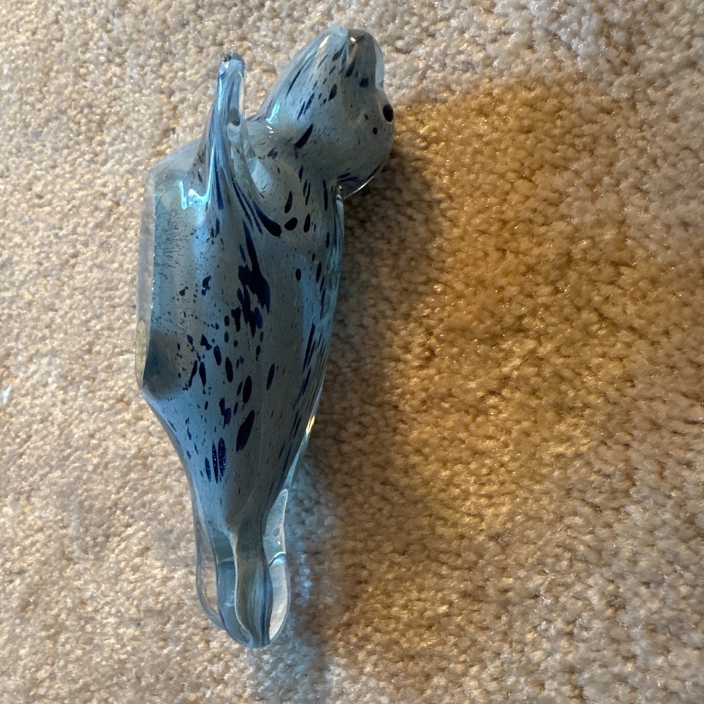 Vinci by Dynasty Gallery Gray Spotted Seal Pup Figurine Paperweight - Picture 3 of 6